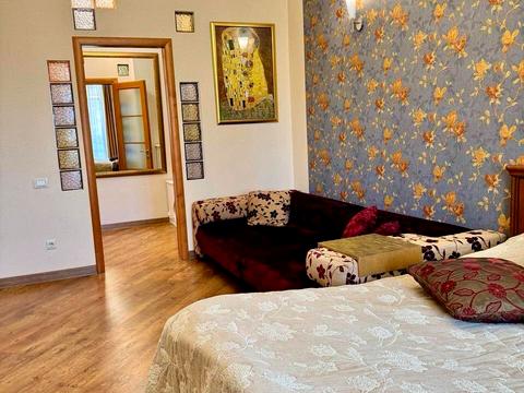 квартира за адресою Святослава Караванського вул. (Жуковського), 22