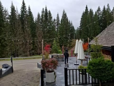 комерційна за адресою яблуниця, 1