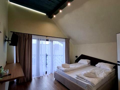 комерційна за адресою яблуниця, 1