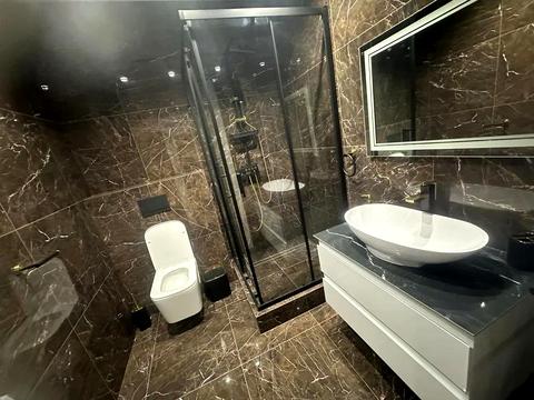 квартира за адресою Залізнична вул., 1А