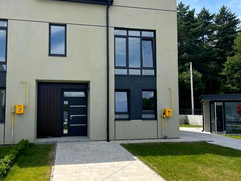 дом по адресу Євгена Коновальця, 40