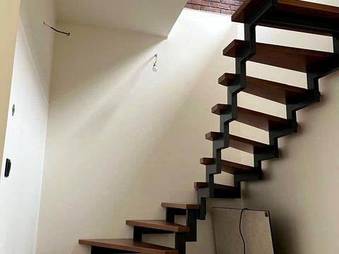 дом по адресу Євгена Коновальця, 40