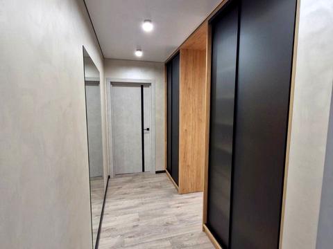 квартира за адресою Свято-Миколаївська вул. (Леніна), 28