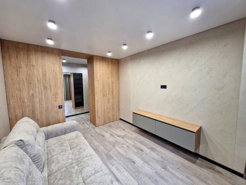 квартира за адресою Свято-Миколаївська вул. (Леніна), 28