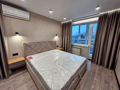 квартира за адресою Свято-Миколаївська вул. (Леніна), 28