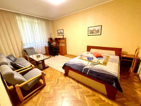 квартира за адресою Гетьмана Петра Дорошенка вул. (), 6