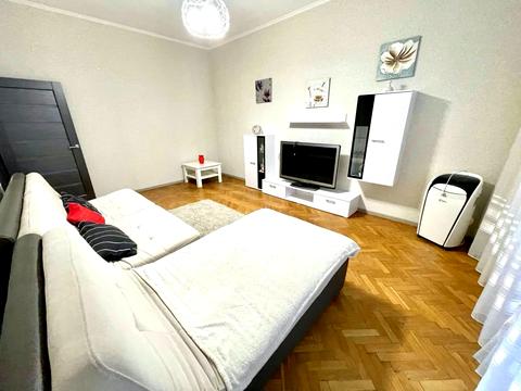 квартира за адресою Гетьмана Петра Дорошенка вул. (), 6