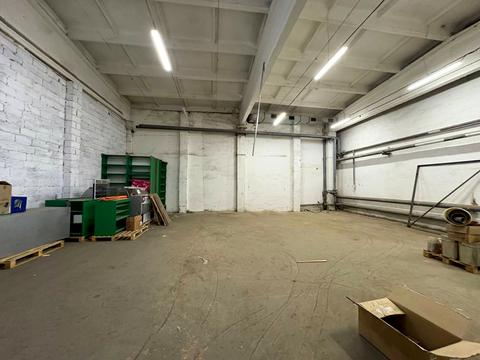 комерційна за адресою Максимовича вул., 8