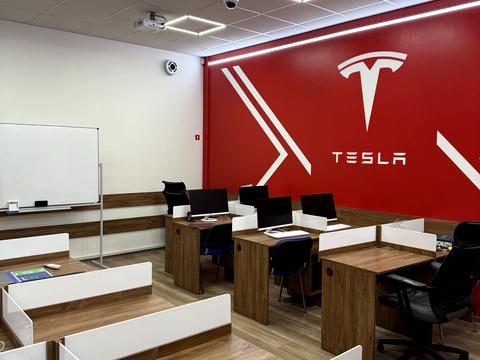 комерційна за адресою Канатна вул., 22