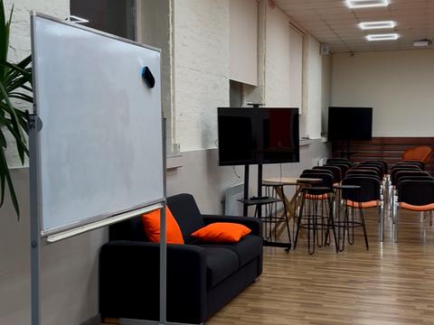 комерційна за адресою Канатна вул., 22