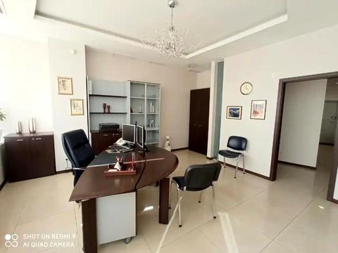 комерційна за адресою Королеви Єлизавети ІІ вул. (Глинки), 2