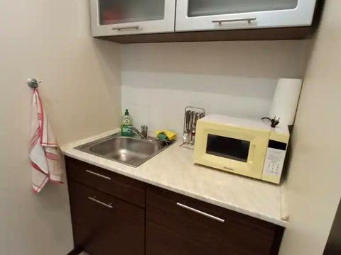 комерційна за адресою Королеви Єлизавети ІІ вул. (Глинки), 2