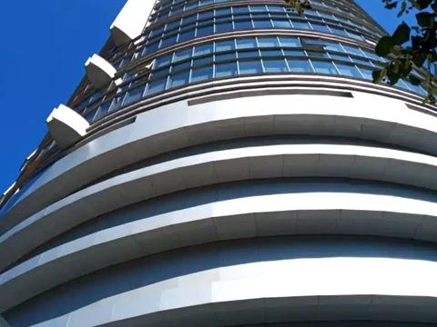 комерційна за адресою Королеви Єлизавети ІІ вул. (Глинки), 2