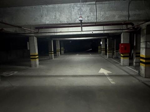 паркоместо по адресу Зализничная ул., 23