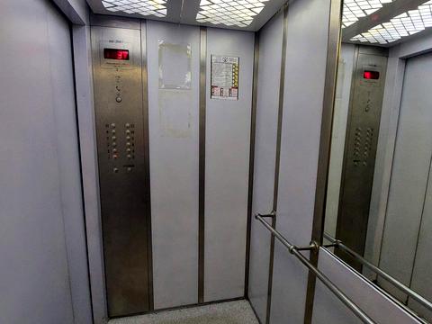 квартира за адресою Олексія Вадатурського вул. (Маршала Малиновського), 53/55