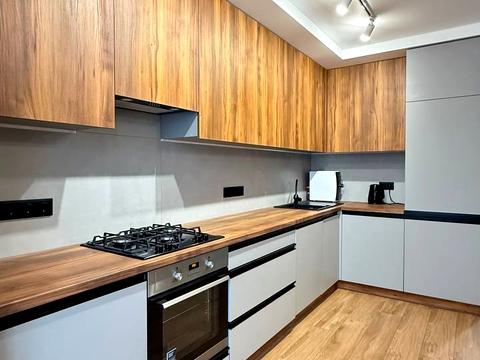 квартира за адресою Співдружності вул., 7