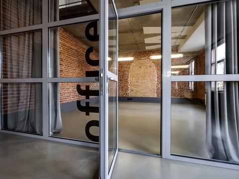 комерційна за адресою Генерала Тараса Чупринки вул. (Пушкіна), 69