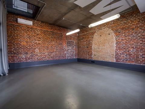 комерційна за адресою Генерала Тараса Чупринки вул. (Пушкіна), 69