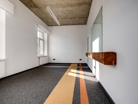 комерційна за адресою Генерала Тараса Чупринки вул. (Пушкіна), 69