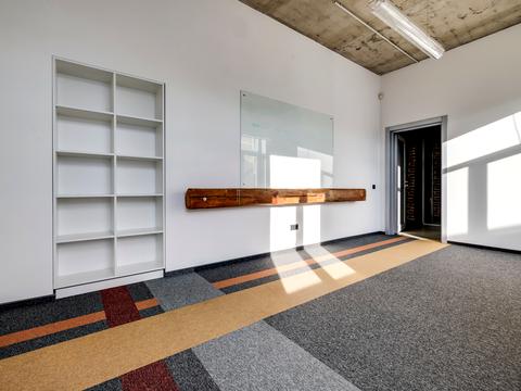 комерційна за адресою Генерала Тараса Чупринки вул. (Пушкіна), 69