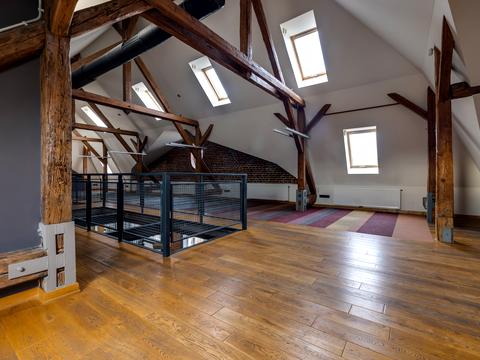 комерційна за адресою Генерала Тараса Чупринки вул. (Пушкіна), 69