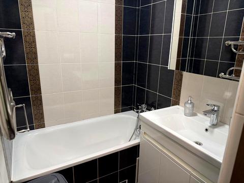 квартира за адресою Симона Петлюри вул. (), 24