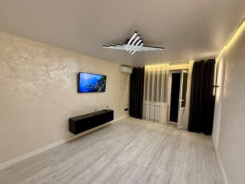 квартира за адресою Небесної Сотні, 5а