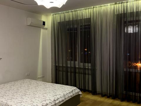 квартира за адресою майдан Захисників України пл. (Повстання), 1