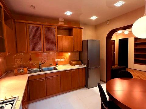 квартира за адресою майдан Конституції пл., 20