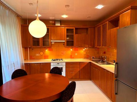 квартира за адресою майдан Конституції пл., 20