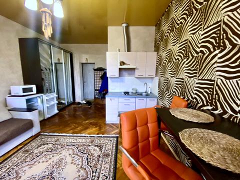 квартира за адресою Добровольців вул., 5