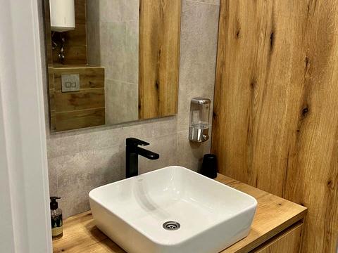 квартира за адресою Новоберегова вул., 12-А