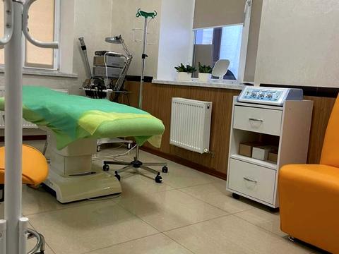 комерційна за адресою Євгена Чикаленка вул., 43