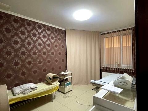 комерційна за адресою Євгена Чикаленка вул., 43