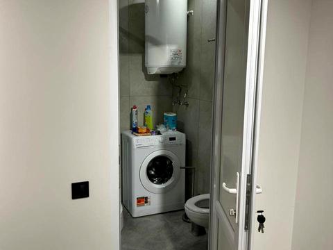 комерційна за адресою Звенигородська пл., 5