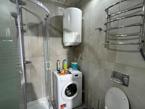 комерційна за адресою Звенигородська пл., 5