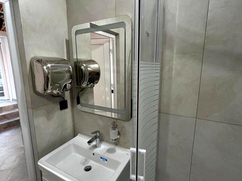 комерційна за адресою Звенигородська пл., 5