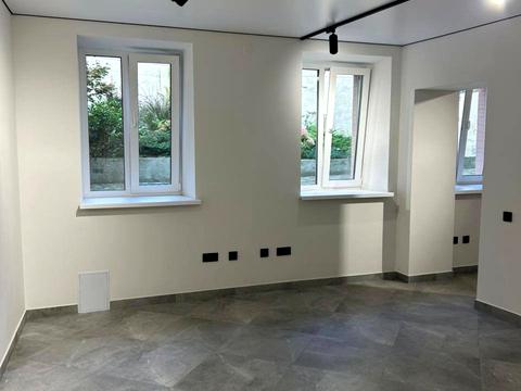 комерційна за адресою Звенигородська пл., 5