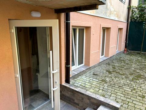 комерційна за адресою Звенигородська пл., 5