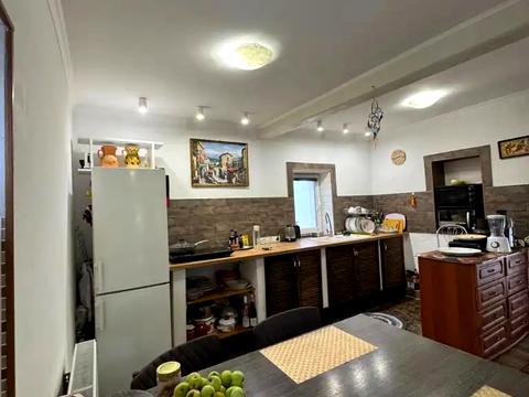 дом по адресу Центральна