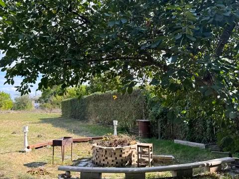 дом по адресу Центральна