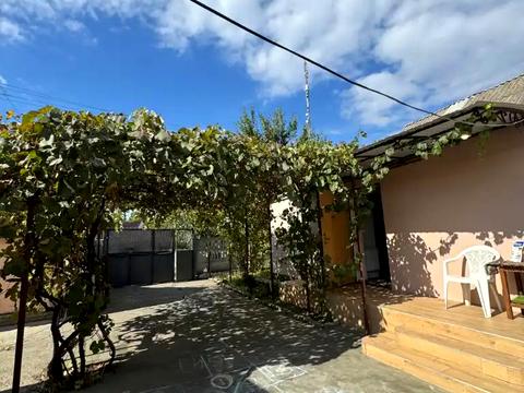 дом по адресу Центральна