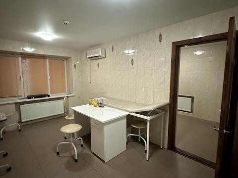 коммерческая по адресу Успенсько Троїцька, 4