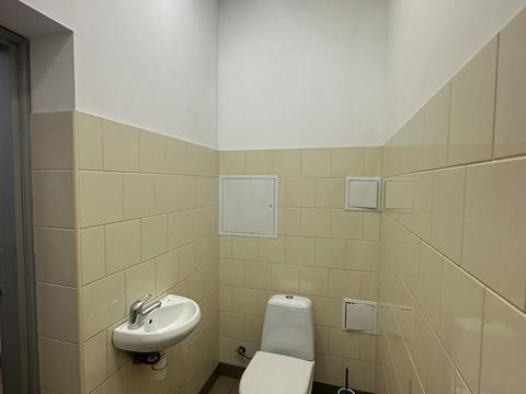 комерційна за адресою Київська вул., 68