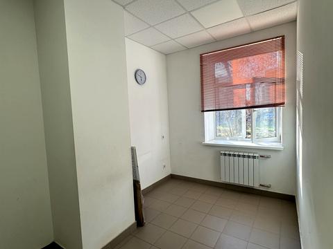 комерційна за адресою Київська вул., 68