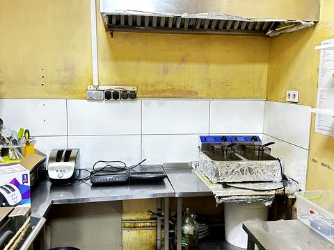 комерційна за адресою Нескорених вул., 14