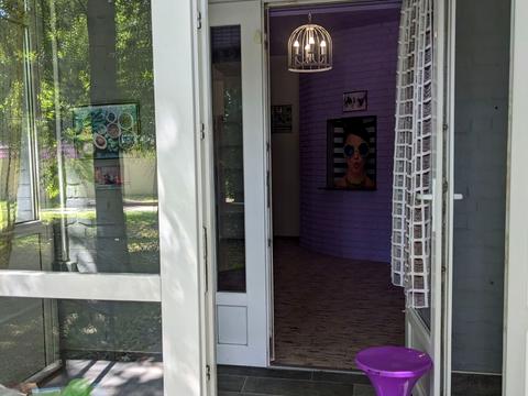 комерційна за адресою Кам'янецька вул., 118