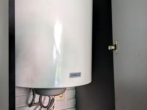 комерційна за адресою Кам'янецька вул., 118