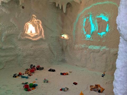 комерційна за адресою Кам'янецька вул., 118