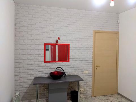 комерційна за адресою Кам'янецька вул., 118